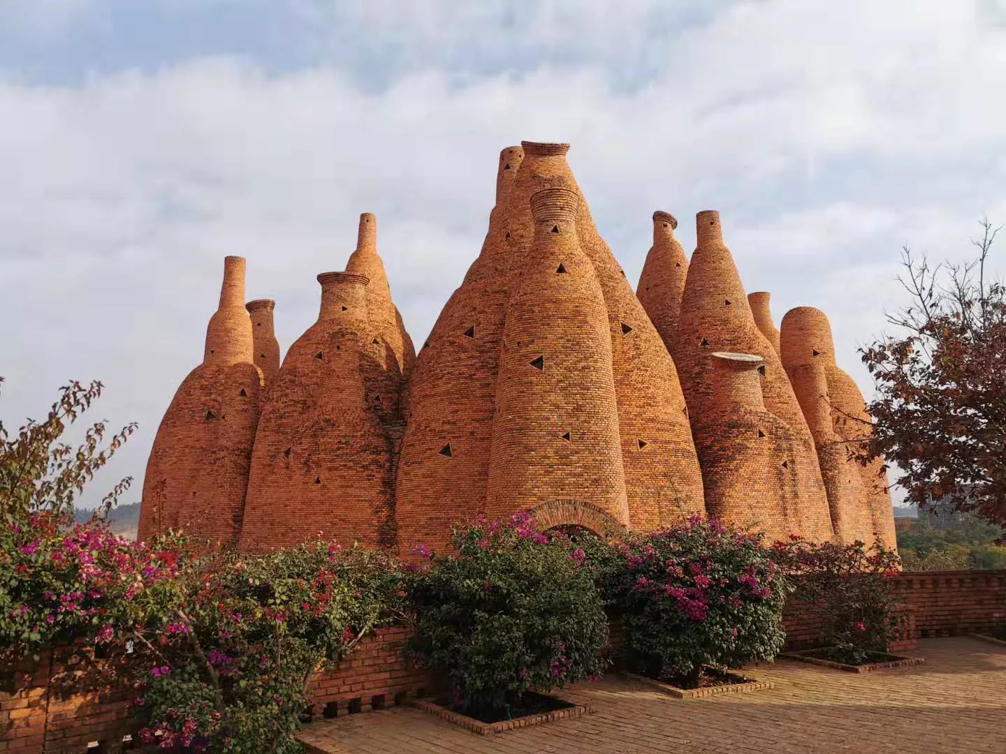 Dongfengyun Art Town — the red-brick Kaleidoscope hall that made Mile go viral